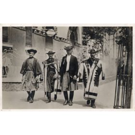 Csikósok a városban